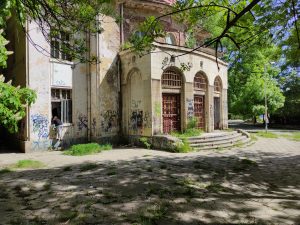 Минерална баня “Горна баня” – снимка 3
